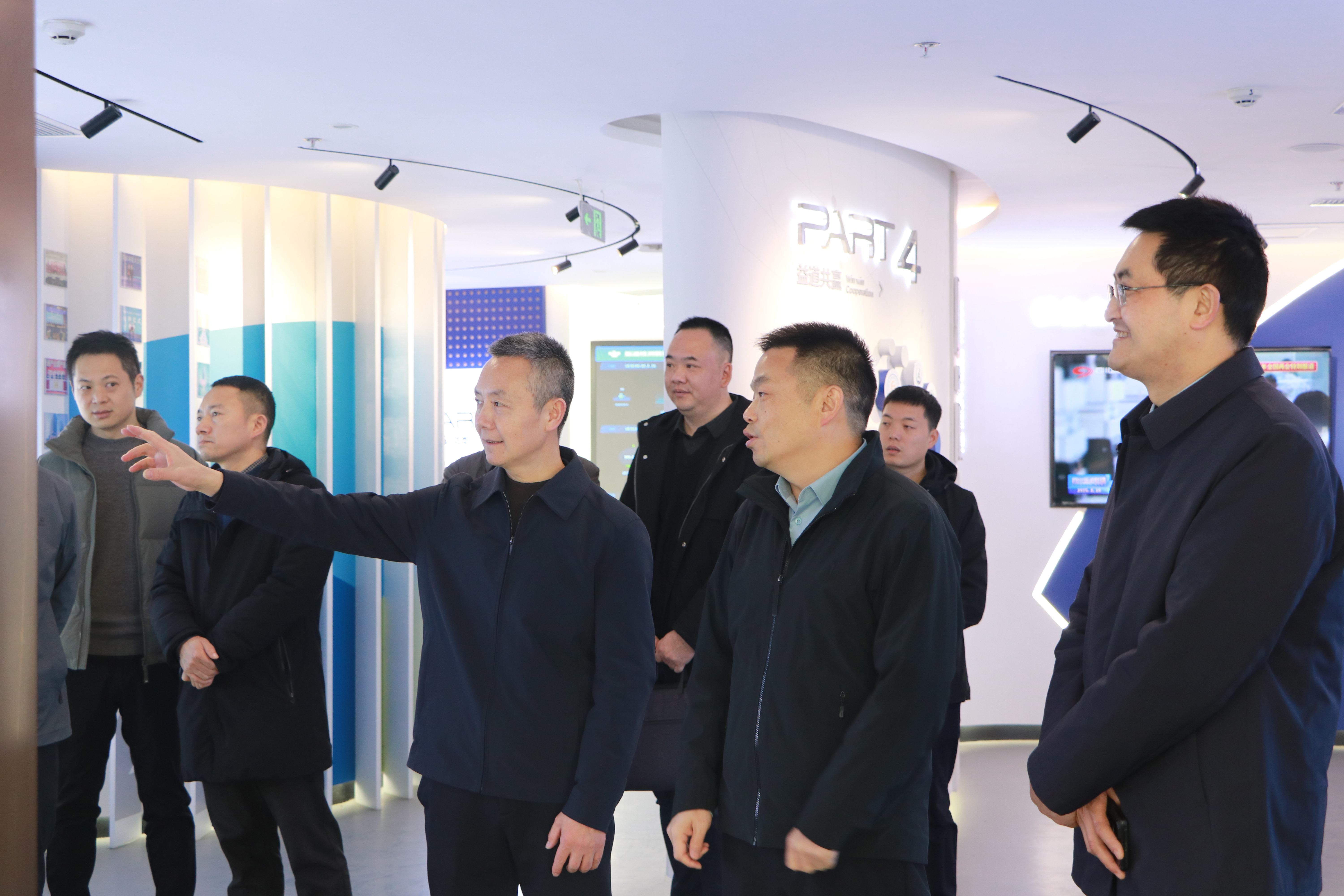 ZTJC︱涪城區(qū)委副書記、區(qū)長唐順江一行蒞臨振通檢測調(diào)研指導(dǎo)