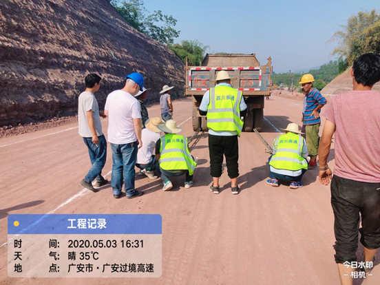 扎根平凡崗位 奉獻(xiàn)無悔青春