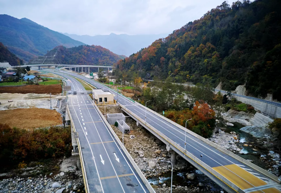 完美收官-公司參建的德會(huì)高速、廣平高速平武段建成通車！